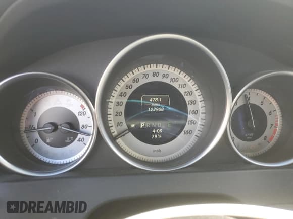 ✅ 2013 Mercedes-Benz C 250 Sport • VIN: WDDGF4HB7DA757042 • Lot: 54987555. Wystawiony na Copart z przebiegiem 122 968 mil. Bezpłatny archiwum sprzedaży aukcyjnych z USA i szczegółowy raport historii pojazdu na DreamBid. Zdjęcie 9.