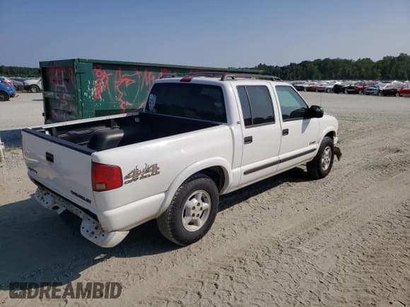 ✅ 2003 Chevrolet S-10 LS • VIN: 1GCDT13X53K106637 • Лот: 68842524. Опубликован ранее на Copart с пробегом 182 096 миль. Бесплатный доступ к архиву аукционных продаж из США и подробный отчёт об истории автомобиля на DreamBid. Изображение 3.