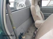 ✅ 1998 Chevrolet S-10 • VIN: 1GCCS14W8W8121476 • Lot: 43405163. Wystawiony na IAAI z przebiegiem Nie podano. Bezpłatny archiwum sprzedaży aukcyjnych z USA i szczegółowy raport historii pojazdu na DreamBid. Zdjęcie 8.