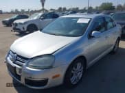 ✅ 2008 Volkswagen Jetta SE • VIN: 3VWRM71KX8M191212 • Лот: 42660632. Опубликован ранее на IAAI с пробегом 198 459 миль. Бесплатный доступ к архиву аукционных продаж из США и подробный отчёт об истории автомобиля на DreamBid. Изображение 2.