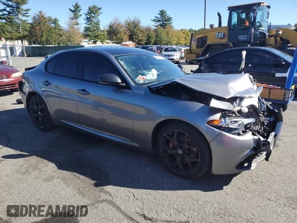 ✅ 2020 Alfa Romeo Giulia Ti Sport • VIN: ZARFANBN8L7632369 • Лот: 85540685. Опубликован ранее на Copart с пробегом Не указан. Бесплатный доступ к архиву аукционных продаж из США и подробный отчёт об истории автомобиля на DreamBid. Изображение 4.