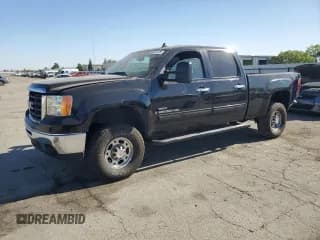 ✅ 2007 GMC Sierra 2500HD SLE1 • VIN: 1GTHK23697F540494 • Lot: 68971375. Wystawiony na Copart z przebiegiem 111 504 mil. Bezpłatny archiwum sprzedaży aukcyjnych z USA i szczegółowy raport historii pojazdu na DreamBid. Zdjęcie 1.