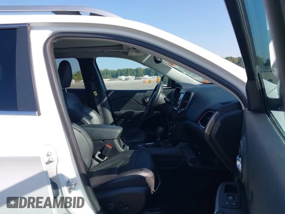 ✅ 2021 Jeep Cherokee Limited • VIN: 1C4PJMDX1MD158193 • Lot: 43265081. Wystawiony na IAAI z przebiegiem 68 185 mil. Bezpłatny archiwum sprzedaży aukcyjnych z USA i szczegółowy raport historii pojazdu na DreamBid. Zdjęcie 5.