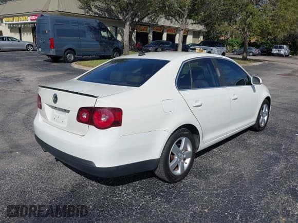 ✅ 2008 Volkswagen Jetta SE • VIN: 3VWRM71K08M108404 • Lot: 41595159. Listed on IAAI with 125,031 mi. Free auction sales archive from the USA and detailed vehicle history report at DreamBid. Image 4.