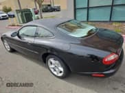 ✅ 1997 Jaguar XK • VIN: SAJGX5747VC007213 • Lot: 45953175. Wystawiony na Copart z przebiegiem 82 461 mil. Bezpłatny archiwum sprzedaży aukcyjnych z USA i szczegółowy raport historii pojazdu na DreamBid. Zdjęcie 3.