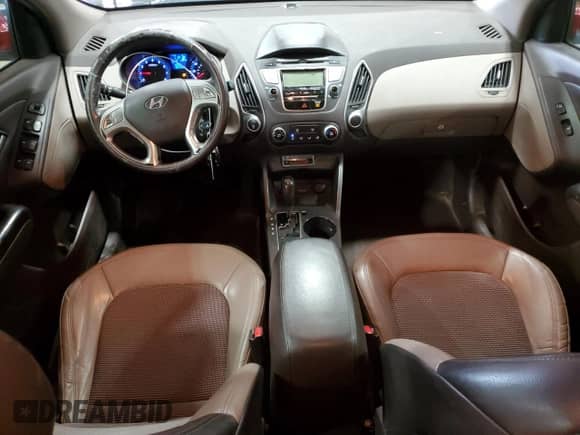 ✅ 2011 Hyundai Tucson GLS • VIN: KM8JU3AC6BU150639 • Лот: 84272845. Опубликован ранее на Copart с пробегом 93 459 миль. Бесплатный доступ к архиву аукционных продаж из США и подробный отчёт об истории автомобиля на DreamBid. Изображение 8.