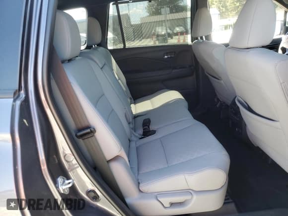 ✅ 2021 Honda Passport Touring • VIN: 5FNYF8H93MB042303 • Lot: 71158075. Listed on Copart with 53,296 mi. Free auction sales archive from the USA and detailed vehicle history report at DreamBid. Image 11.