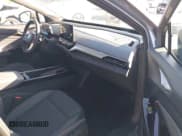 ✅ 2023 Volkswagen ID.4 S • VIN: 1V25MPE88PC040755 • Lot: 43454884. Wystawiony na IAAI z przebiegiem 8 117 mil. Bezpłatny archiwum sprzedaży aukcyjnych z USA i szczegółowy raport historii pojazdu na DreamBid. Zdjęcie 5.