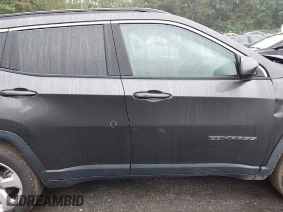 ✅ 2021 Jeep Compass Latitude • VIN: 3C4NJDBB3MT550987 • Lot: 42881959. Wystawiony na IAAI z przebiegiem 48 275 mil. Bezpłatny archiwum sprzedaży aukcyjnych z USA i szczegółowy raport historii pojazdu na DreamBid. Zdjęcie 14.