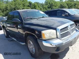 2005 Dodge Dakota SLT с VIN 1D7HE48N85S330207, выставлен на аукционе IAAI как лот 42632279 с пробегом 196 319 миль миль и . История ставок и продаж доступна на DreamBid. Изображение 1.