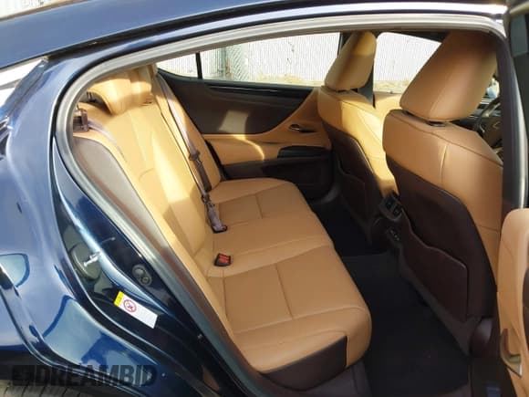 ✅ 2019 Lexus ES 350 • VIN: 58ABZ1B11KU021417 • Lot: 43648140. Wystawiony na IAAI z przebiegiem 21 292 mil. Bezpłatny archiwum sprzedaży aukcyjnych z USA i szczegółowy raport historii pojazdu na DreamBid. Zdjęcie 8.