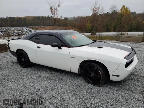 ✅ 2014 Dodge Challenger SXT • VIN: 2C3CDYAG7EH208945 • Lot: 81298214. Wystawiony na Copart z przebiegiem Nie podano. Bezpłatny archiwum sprzedaży aukcyjnych z USA i szczegółowy raport historii pojazdu na DreamBid. Zdjęcie 4.