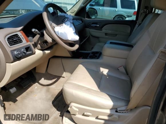 ✅ 2013 Chevrolet Suburban LT • VIN: 1GNSCJE07DR104489 • Lot: 60844784. Wystawiony na Copart z przebiegiem 185 420 mil. Bezpłatny archiwum sprzedaży aukcyjnych z USA i szczegółowy raport historii pojazdu na DreamBid. Zdjęcie 7.