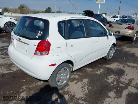 ✅ 2008 Chevrolet Aveo LS • VIN: KL1TD66608B226661 • Lot: 43409929. Wystawiony na IAAI z przebiegiem 152 957 mil. Bezpłatny archiwum sprzedaży aukcyjnych z USA i szczegółowy raport historii pojazdu na DreamBid. Zdjęcie 4.
