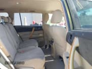 ✅ 2009 Toyota Highlander • VIN: JTEEW41A992033580 • Lot: 43719615. Wystawiony na IAAI z przebiegiem 229 881 mil. Bezpłatny archiwum sprzedaży aukcyjnych z USA i szczegółowy raport historii pojazdu na DreamBid. Zdjęcie 8.