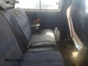 ✅ 1986 Toyota 4Runner • VIN: JT4RN62D4G0084765 • Lot: 74292754. Wystawiony na Copart z przebiegiem 311 589 mil. Bezpłatny archiwum sprzedaży aukcyjnych z USA i szczegółowy raport historii pojazdu na DreamBid. Zdjęcie 11.