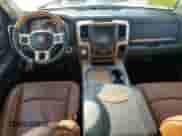 2017 Ram 1500 Limited z VIN 1C6RR7PT7HS721560, wystawiony jako Copart lot #84820855 z przebiegiem 69 327 mil mil oraz Szkoda całkowita • Salvage title. Historia ofert i sprzedaży dostępna na DreamBid. Obrazek 8.