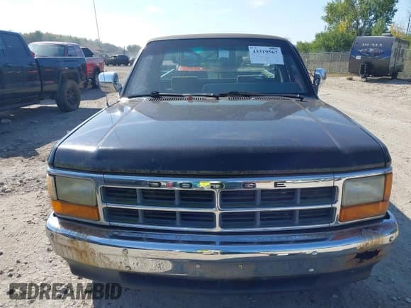 ✅ 1996 Dodge Dakota • VIN: 1B7GG26XXTS522704 • Lot: 43319567. Wystawiony na IAAI z przebiegiem 244 mil. Bezpłatny archiwum sprzedaży aukcyjnych z USA i szczegółowy raport historii pojazdu na DreamBid. Zdjęcie 6.