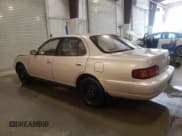 ✅ 1995 Toyota Camry LE • VIN: 4T1SK12E9SU590451 • Lot: 83832235. Wystawiony na Copart z przebiegiem 160 603 mil. Bezpłatny archiwum sprzedaży aukcyjnych z USA i szczegółowy raport historii pojazdu na DreamBid. Zdjęcie 2.