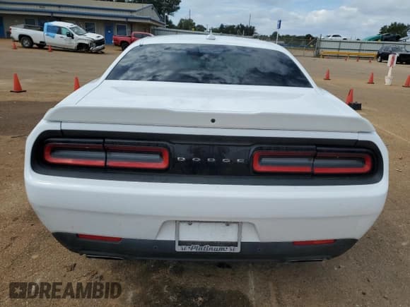 ✅ 2016 Dodge Challenger R/T • VIN: 2C3CDZBT8GH300330 • Lot: 72405354. Wystawiony na Copart z przebiegiem 76 579 mil. Bezpłatny archiwum sprzedaży aukcyjnych z USA i szczegółowy raport historii pojazdu na DreamBid. Zdjęcie 6.