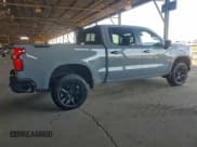 ✅ 2024 Chevrolet Silverado 1500 LT Trail Boss • VIN: 3GCUDFE81RG297408 • Lot: 95907155. Wystawiony na Copart z przebiegiem 43 927 mil. Bezpłatny archiwum sprzedaży aukcyjnych z USA i szczegółowy raport historii pojazdu na DreamBid. Zdjęcie 3.