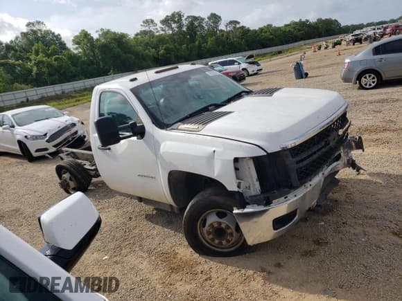 ✅ 2014 Chevrolet Silverado 1500 • VIN: 1GB3CZC8XEF133366 • Lot: 51223124. Wystawiony na Copart z przebiegiem Nie podano. Bezpłatny archiwum sprzedaży aukcyjnych z USA i szczegółowy raport historii pojazdu na DreamBid. Zdjęcie 4.