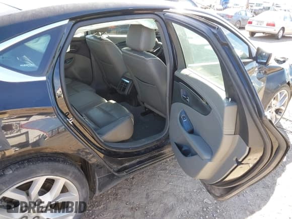 ✅ 2018 Chevrolet Impala Premier • VIN: 2G1125S32J9133846 • Lot: 43376700. Listed on IAAI with 131,564 mi. Free auction sales archive from the USA and detailed vehicle history report at DreamBid. Image 8.