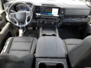 ✅ 2025 Chevrolet Silverado 2500HD LT • VIN: 2GC4KNEY6S1143968 • Lot: 69781745. Wystawiony na Copart z przebiegiem 20 570 mil. Bezpłatny archiwum sprzedaży aukcyjnych z USA i szczegółowy raport historii pojazdu na DreamBid. Zdjęcie 8.