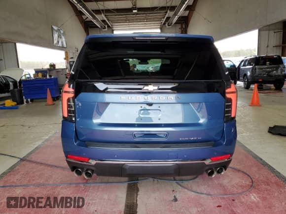 2025 Chevrolet Suburban Premier with VIN 1GNS6FRD7SR198520, listed as a Copart auction lot 54743235 with 179 mi miles and Salvage title. Bid and sale history available at DreamBid. Image 6.