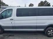 ✅ 2017 Ford Transit XL • VIN: 1FBZX2YM1HKA98823 • Lot: 42066291. Wystawiony na IAAI z przebiegiem 100 011 mil. Bezpłatny archiwum sprzedaży aukcyjnych z USA i szczegółowy raport historii pojazdu na DreamBid. Zdjęcie 15.