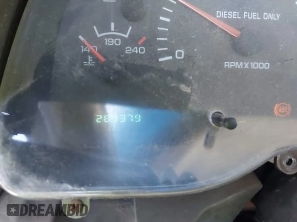 ✅ 2002 Dodge 2500 • VIN: 3B7KC23682M214357 • Lot: 43483582. Wystawiony na IAAI z przebiegiem 289 379 mil. Bezpłatny archiwum sprzedaży aukcyjnych z USA i szczegółowy raport historii pojazdu na DreamBid. Zdjęcie 7.