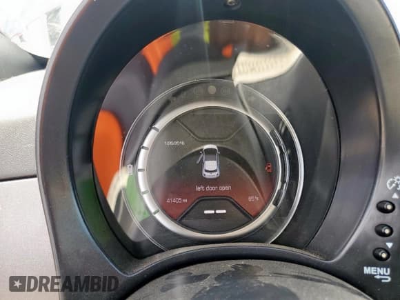 ✅ 2017 FIAT 500e • VIN: 3C3CFFGE2HT575834 • Lot: 59635625. Listed on Copart with 41,405 mi. Free auction sales archive from the USA and detailed vehicle history report at DreamBid. Image 9.