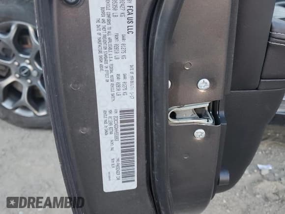 ✅ 2017 Chrysler 300 S • VIN: 2C3CCAGGXHH553263 • Lot: 90668805. Wystawiony na Copart z przebiegiem 93 985 mil. Bezpłatny archiwum sprzedaży aukcyjnych z USA i szczegółowy raport historii pojazdu na DreamBid. Zdjęcie 12.