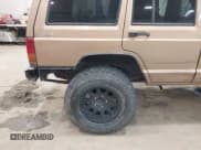 ✅ 2000 Jeep Cherokee • VIN: 1J4FF48S8YL137505 • Lot: 43400794. Listed on IAAI with 209,530 mi. Free auction sales archive from the USA and detailed vehicle history report at DreamBid. Image 6.