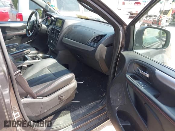 ✅ 2018 Dodge Grand Caravan GT • VIN: 2C4RDGEG6JR145920 • Lot: 42739004. Wystawiony na IAAI z przebiegiem 176 205 mil. Bezpłatny archiwum sprzedaży aukcyjnych z USA i szczegółowy raport historii pojazdu na DreamBid. Zdjęcie 5.