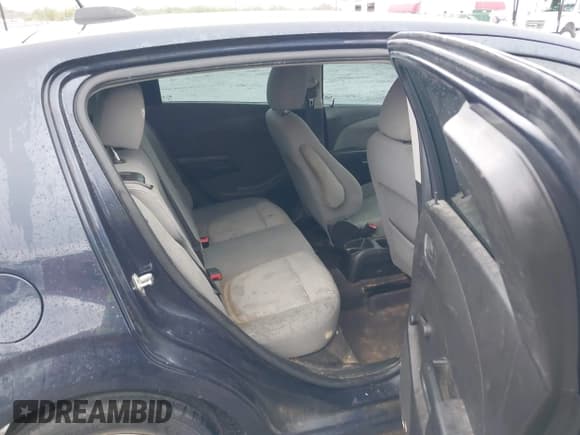 ✅ 2015 Chevrolet Sonic LS • VIN: 1G1JA6SH9F4115410 • Lot: 43550641. Listed on IAAI with 176,511 mi. Free auction sales archive from the USA and detailed vehicle history report at DreamBid. Image 8.