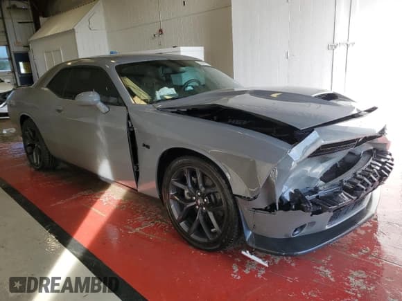 ✅ 2023 Dodge Challenger R/T • VIN: 2C3CDZBT8PH625964 • Lot: 56581764. Wystawiony na Copart z przebiegiem 4 385 mil. Bezpłatny archiwum sprzedaży aukcyjnych z USA i szczegółowy raport historii pojazdu na DreamBid. Zdjęcie 4.