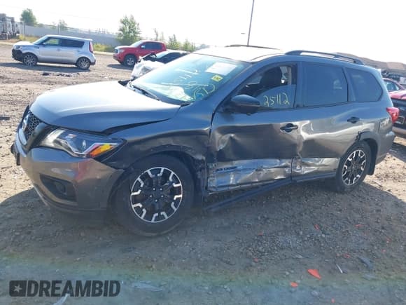 ✅ 2020 Nissan Pathfinder SL • VIN: 5N1DR2CN5LC645476 • Lot: 43225112. Wystawiony na IAAI z przebiegiem 109 708 mil. Bezpłatny archiwum sprzedaży aukcyjnych z USA i szczegółowy raport historii pojazdu na DreamBid. Zdjęcie 18.