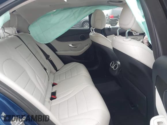 ✅ 2017 Mercedes-Benz C 300 • VIN: 55SWF4JB3HU192008 • Лот: 43589027. Опубликован ранее на IAAI с пробегом 71 443 миль. Бесплатный доступ к архиву аукционных продаж из США и подробный отчёт об истории автомобиля на DreamBid. Изображение 8.