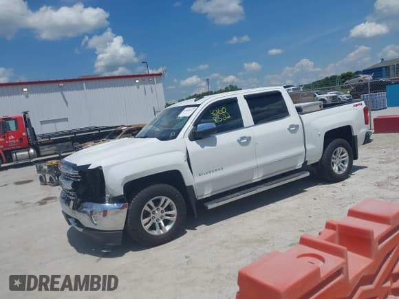 ✅ 2018 Chevrolet Silverado 1500 LTZ • VIN: 3GCUKSEC3JG257256 • Lot: 42608522. Wystawiony na IAAI z przebiegiem 120 212 mil. Bezpłatny archiwum sprzedaży aukcyjnych z USA i szczegółowy raport historii pojazdu na DreamBid. Zdjęcie 18.