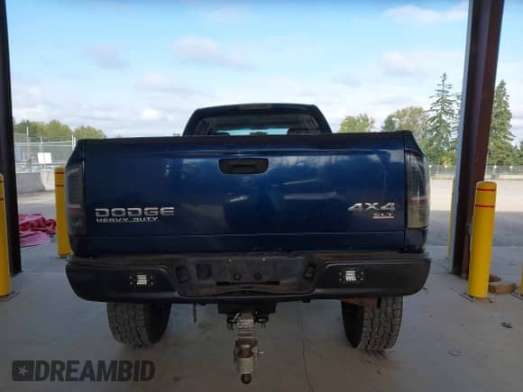 2004 Dodge 3500 ST с VIN 3D7LU38C94G105290, выставлен на аукционе IAAI как лот 43208334 с пробегом 303 472 миль миль и . История ставок и продаж доступна на DreamBid. Изображение 16.