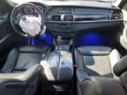 ✅ 2014 BMW X6 M • VIN: 5YMGZ0C59E0C40368 • Lot: 82519175. Wystawiony na Copart z przebiegiem 146 407 mil. Bezpłatny archiwum sprzedaży aukcyjnych z USA i szczegółowy raport historii pojazdu na DreamBid. Zdjęcie 8.