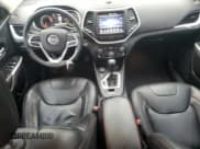 ✅ 2017 Jeep Cherokee Trailhawk • VIN: 1C4PJMBS1HW622388 • Lot: 54990075. Wystawiony na Copart z przebiegiem 101 437 mil. Bezpłatny archiwum sprzedaży aukcyjnych z USA i szczegółowy raport historii pojazdu na DreamBid. Zdjęcie 8.