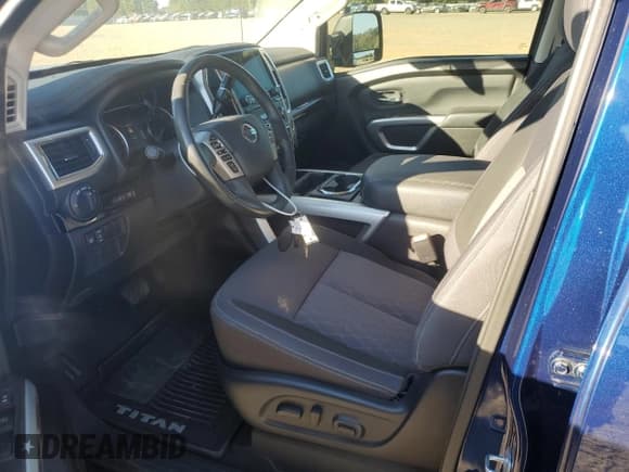 ✅ 2021 Nissan Titan SV • VIN: 1N6AA1EF4MN517375 • Lot: 86134535. Wystawiony na Copart z przebiegiem 45 070 mil. Bezpłatny archiwum sprzedaży aukcyjnych z USA i szczegółowy raport historii pojazdu na DreamBid. Zdjęcie 7.