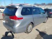 ✅ 2013 Toyota Sienna XLE • VIN: 5TDYK3DC5DS303944 • Lot: 43751073. Wystawiony na IAAI z przebiegiem 124 789 mil. Bezpłatny archiwum sprzedaży aukcyjnych z USA i szczegółowy raport historii pojazdu na DreamBid. Zdjęcie 4.