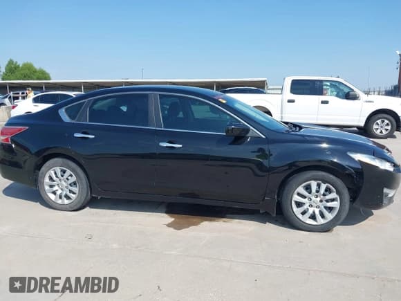✅ 2015 Nissan Altima S • VIN: 1N4AL3AP8FN377623 • Lot: 42993994. Listed on IAAI with 158,000 mi. Free auction sales archive from the USA and detailed vehicle history report at DreamBid. Image 13.