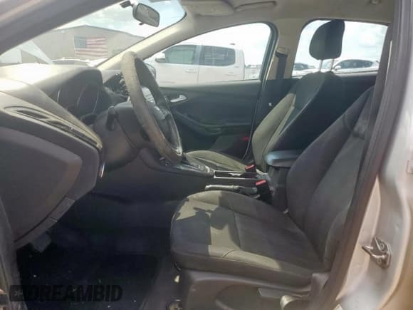 ✅ 2018 Ford Focus SE • VIN: 1FADP3K27JL250967 • Лот: 68615745. Опубликован ранее на Copart с пробегом 115 645 миль. Бесплатный доступ к архиву аукционных продаж из США и подробный отчёт об истории автомобиля на DreamBid. Изображение 7.