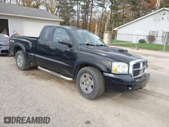 ✅ 2006 Dodge Dakota SLT • VIN: 1D7HW42N36S547476 • Lot: 43603516. Wystawiony na IAAI z przebiegiem 100 434 mil. Bezpłatny archiwum sprzedaży aukcyjnych z USA i szczegółowy raport historii pojazdu na DreamBid. Zdjęcie 1.