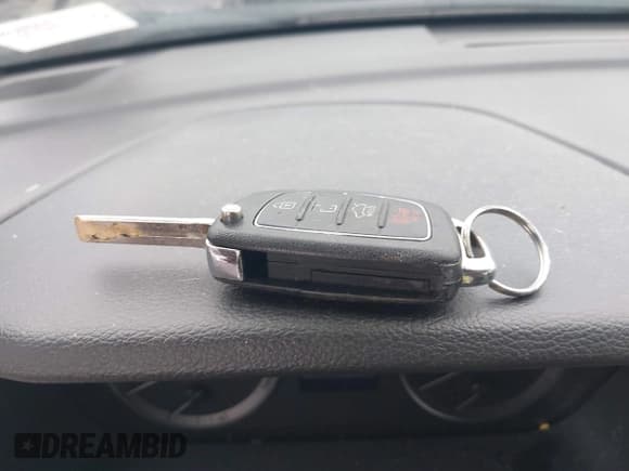 ✅ 2015 Hyundai Sonata SE • VIN: 5NPE24AF3FH144356 • Лот: 43302698. Опубликован ранее на IAAI с пробегом 104 050 миль. Бесплатный доступ к архиву аукционных продаж из США и подробный отчёт об истории автомобиля на DreamBid. Изображение 11.