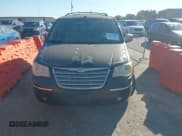 ✅ 2010 Chrysler Town & Country Limited • VIN: 2A4RR7DX9AR365954 • Lot: 43593551. Wystawiony na IAAI z przebiegiem 147 783 mil. Bezpłatny archiwum sprzedaży aukcyjnych z USA i szczegółowy raport historii pojazdu na DreamBid. Zdjęcie 6.